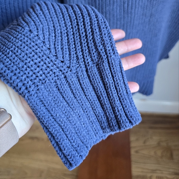 AERIE New Navy Blue Ribbed Chunky Knit Cowl Neck Oversized Sweater Size Large - Picture 4 of 9